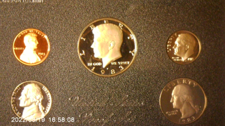 1983-No-S-Proof-Dime-In-Mint-Set